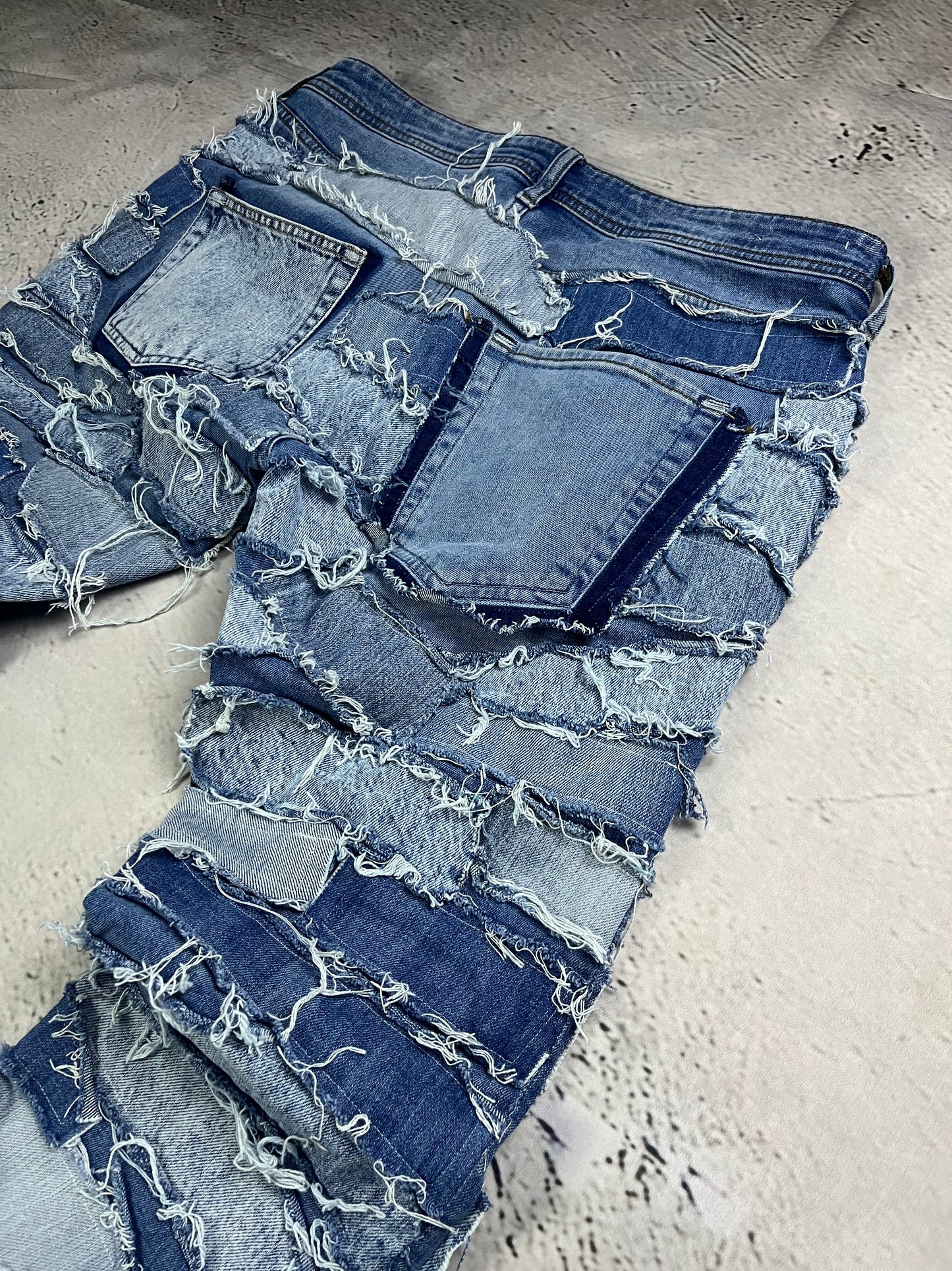 SCRAPLINE FLARE DENIM