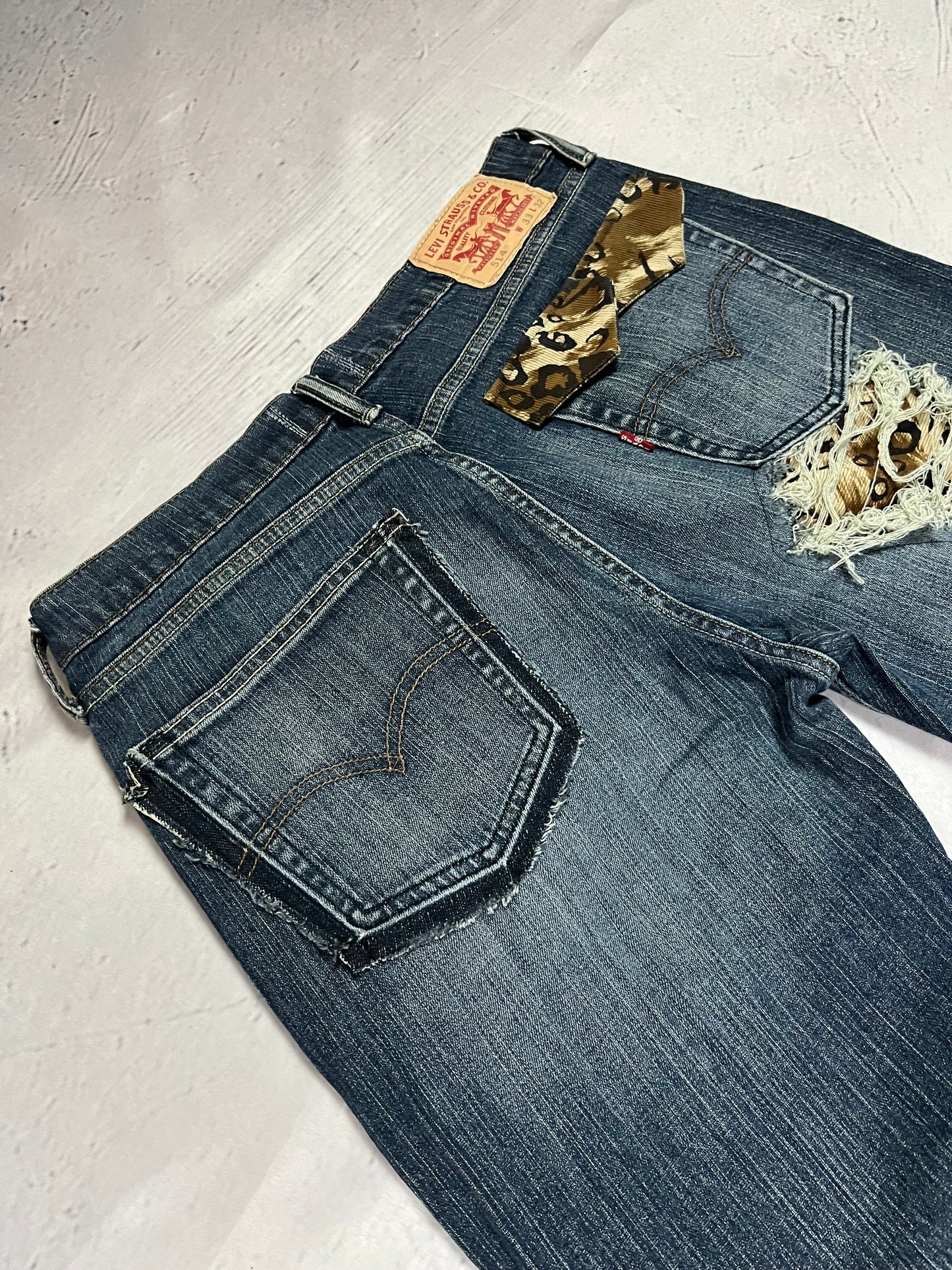 LEOPARD PATCH DISTRESSED DENIM