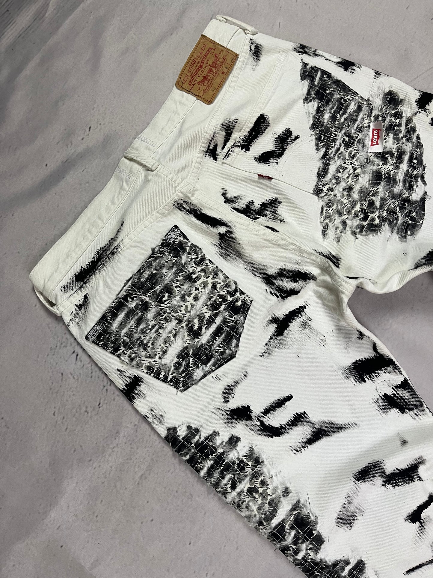 PHANTER PATCH DISTRESS DENIM