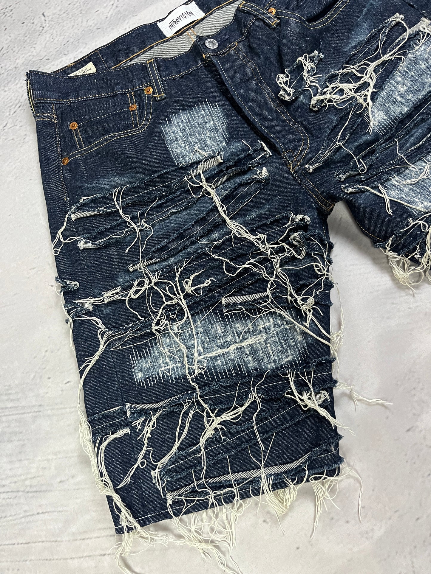 COBWEB DISTRESSED SHORTS