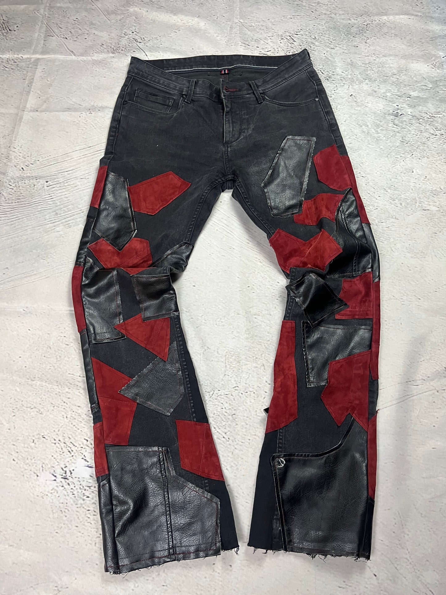 LEATHER PATCH FLARED DENIM