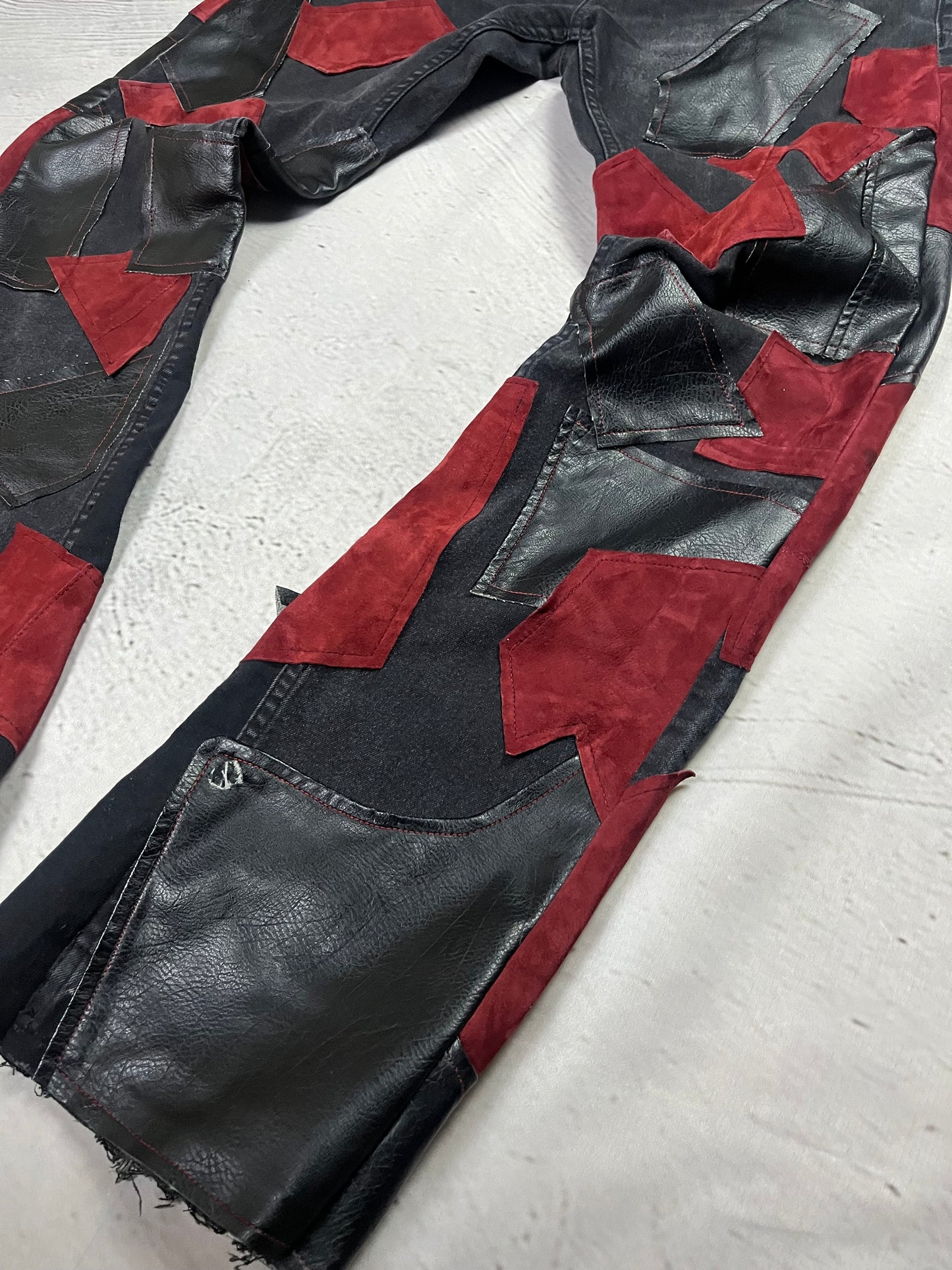 LEATHER PATCH FLARED DENIM
