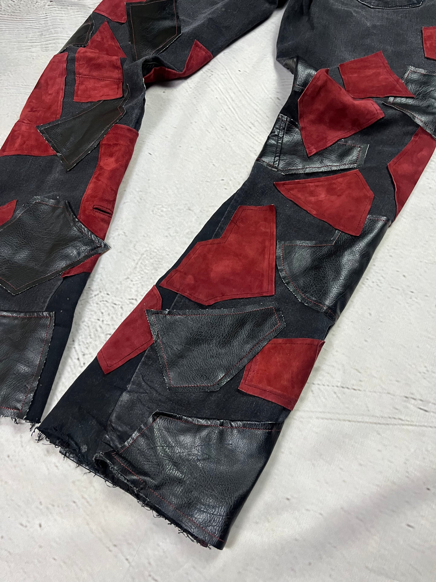 LEATHER PATCH FLARED DENIM