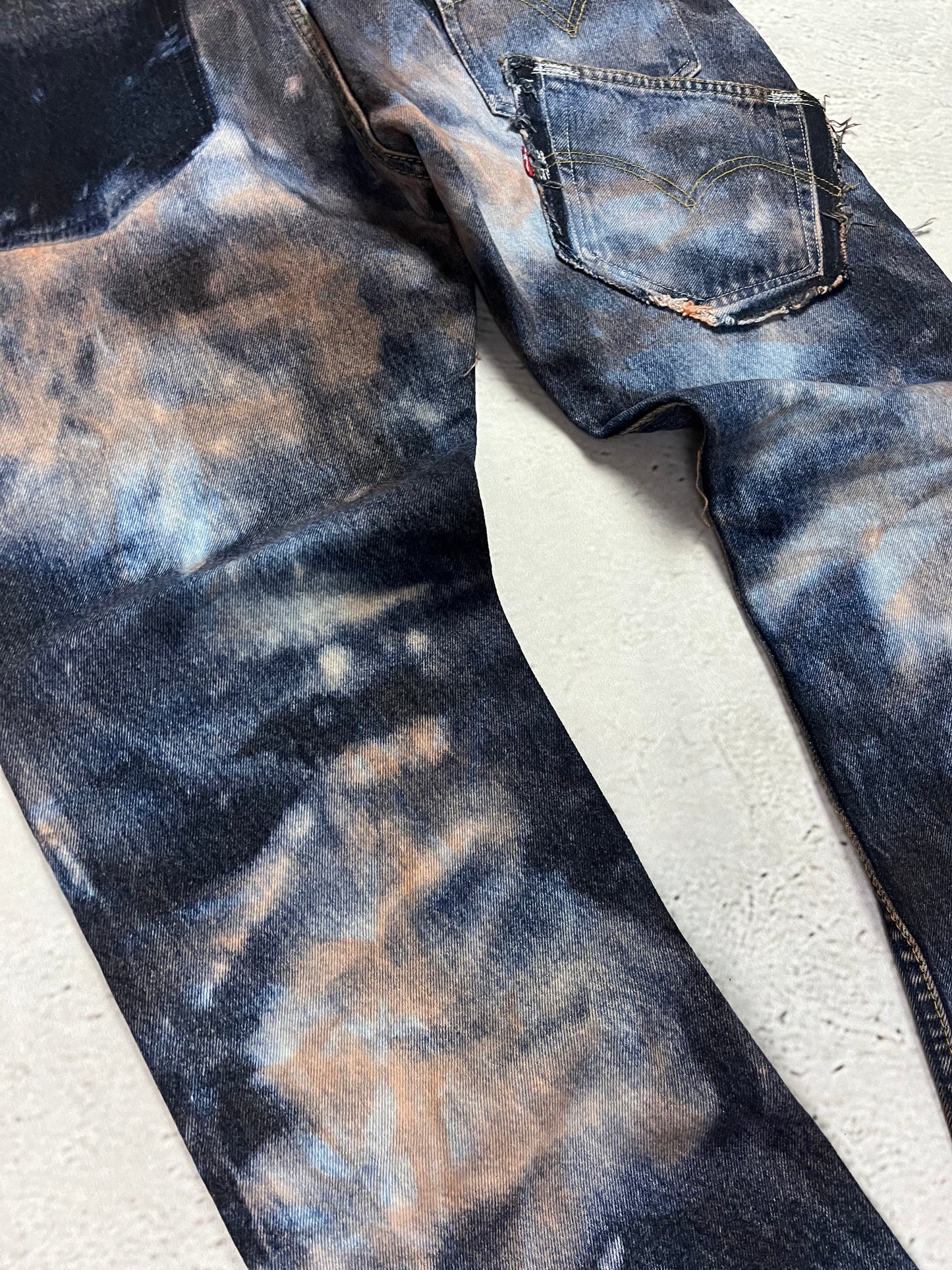 BLEACHED DISTRESSED DENIM