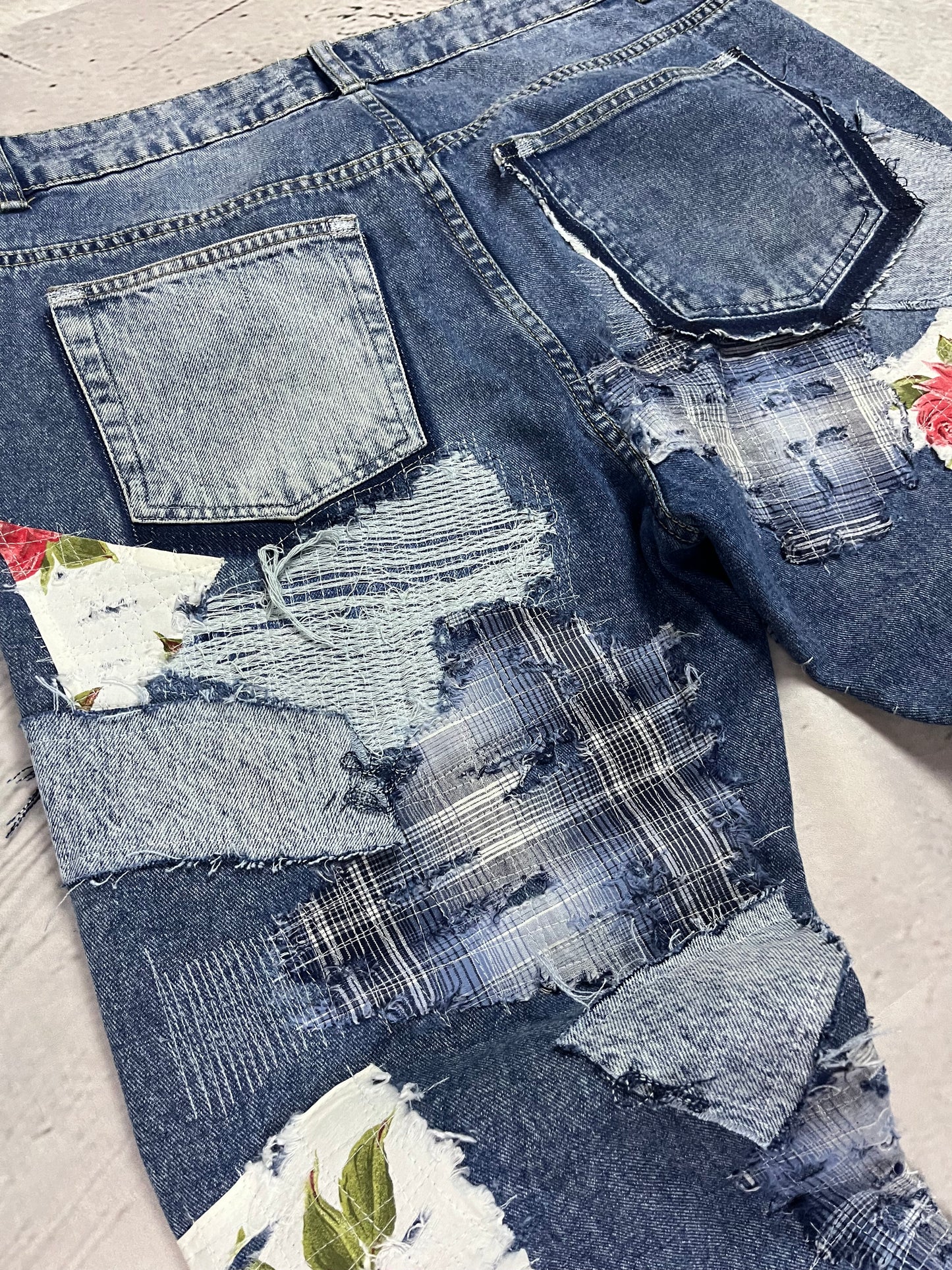FLORAL PATCH DENIM
