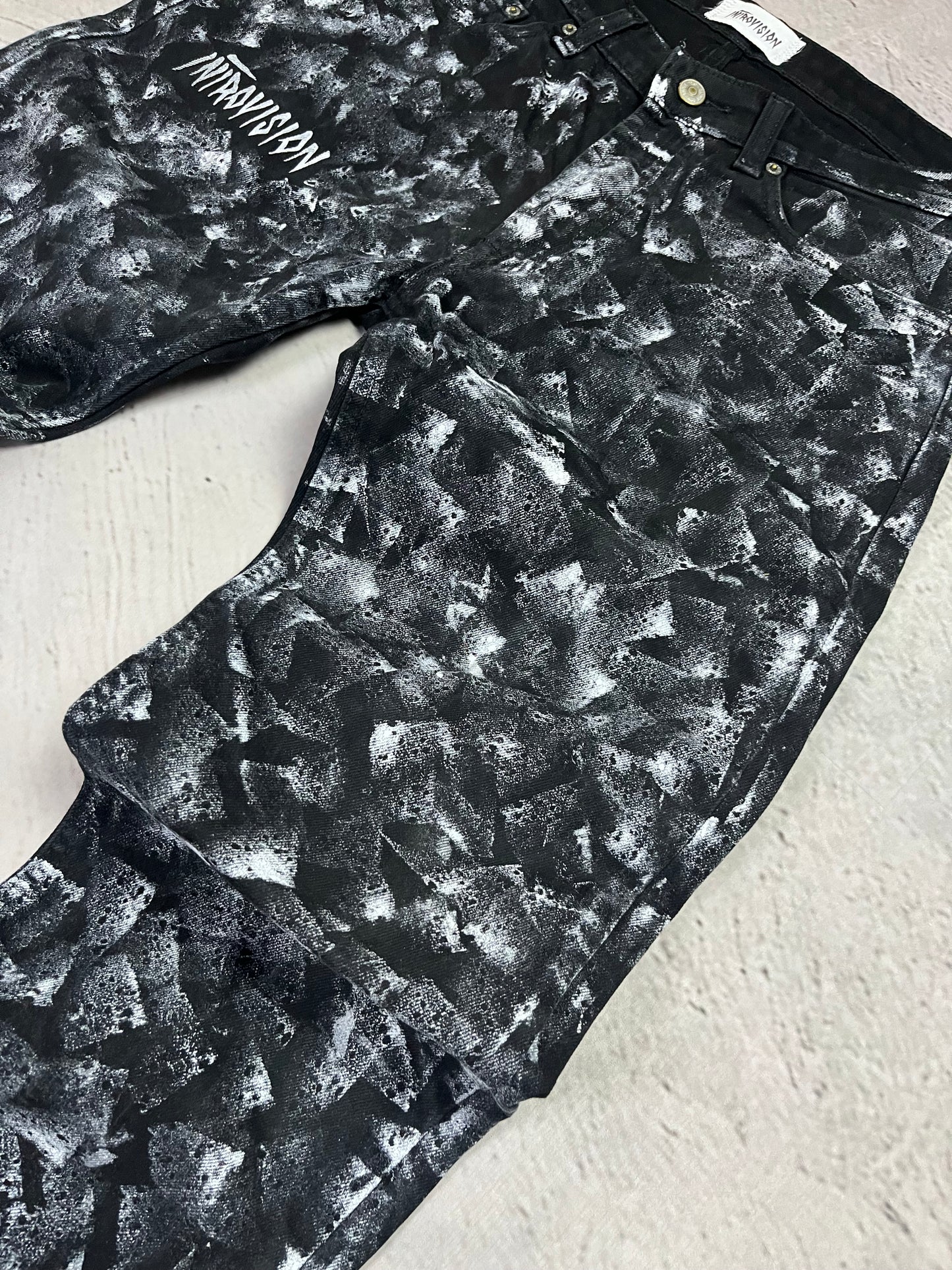CHAOS PATTERN FLARE DENIM