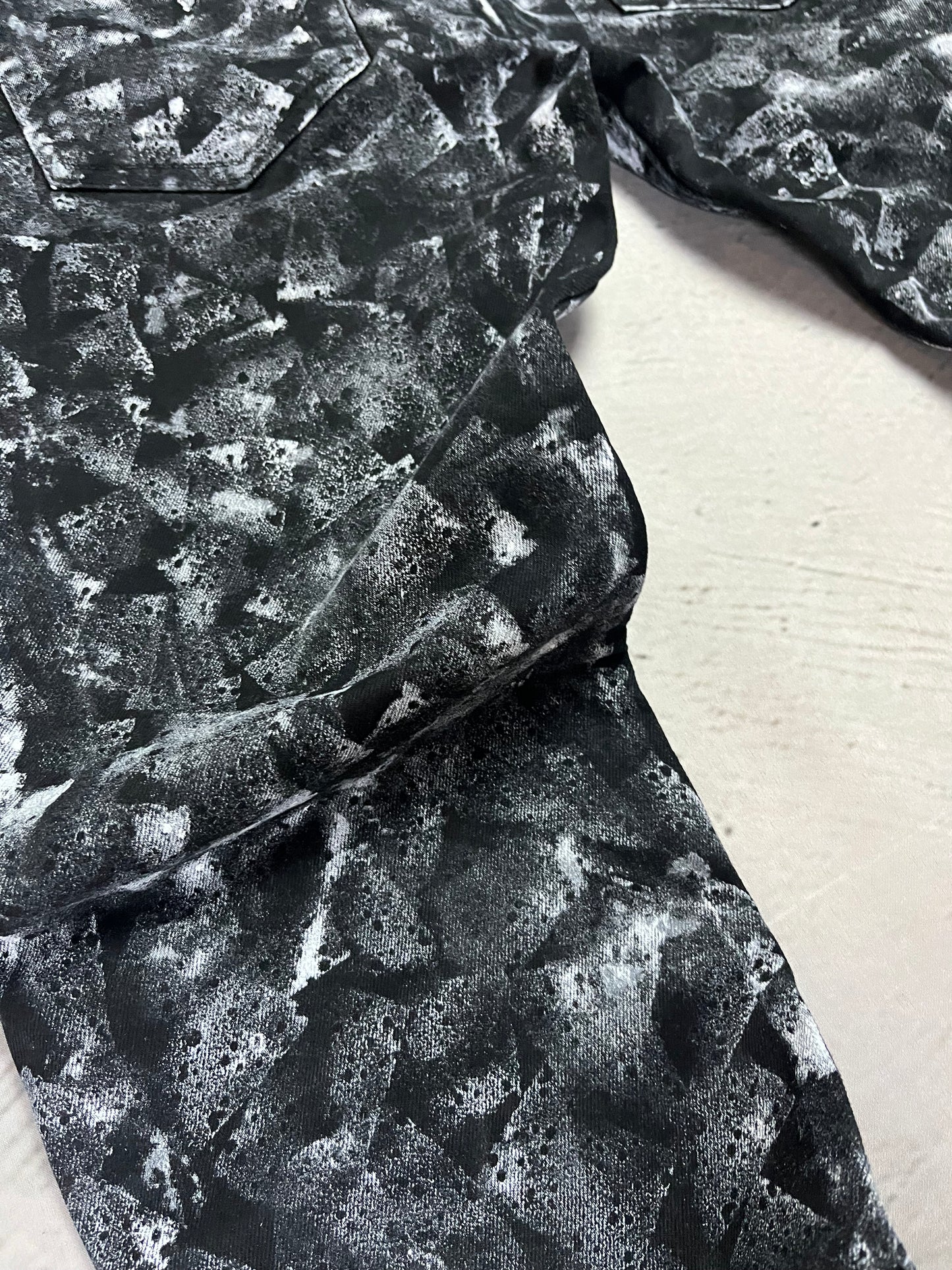 CHAOS PATTERN FLARE DENIM