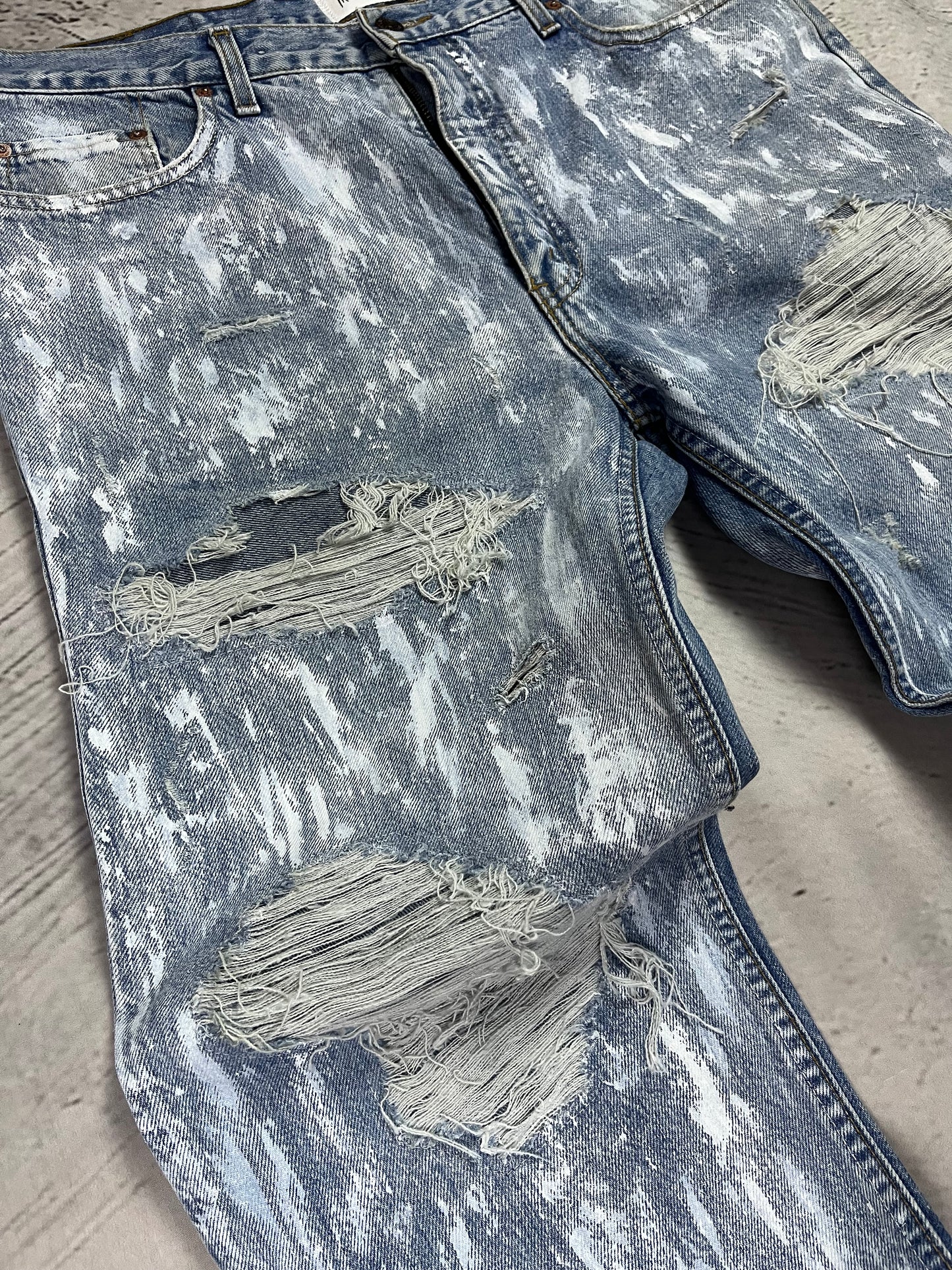 PAINT MARK DENIM