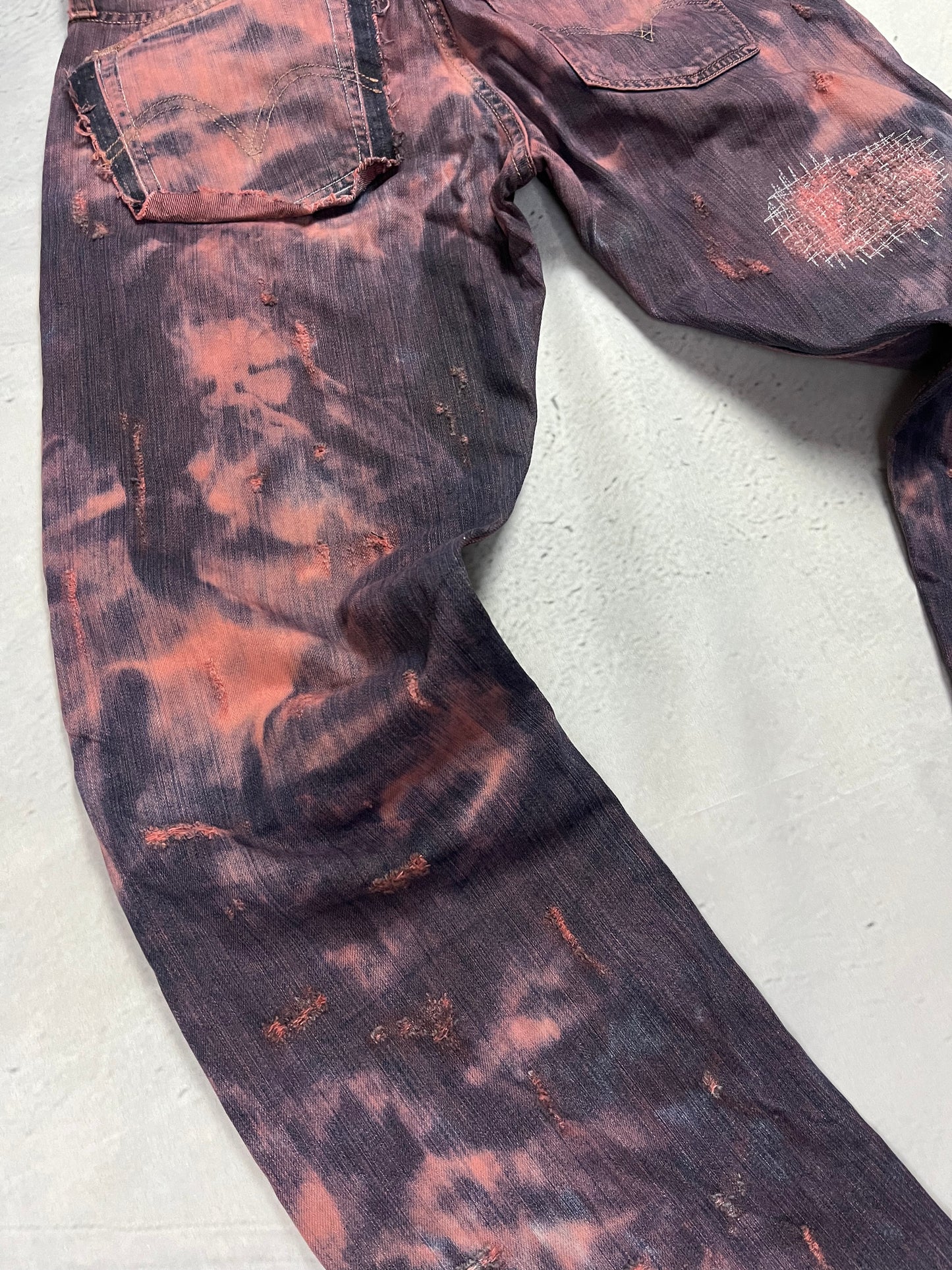 CRIMSON DISTRESSED DENIM