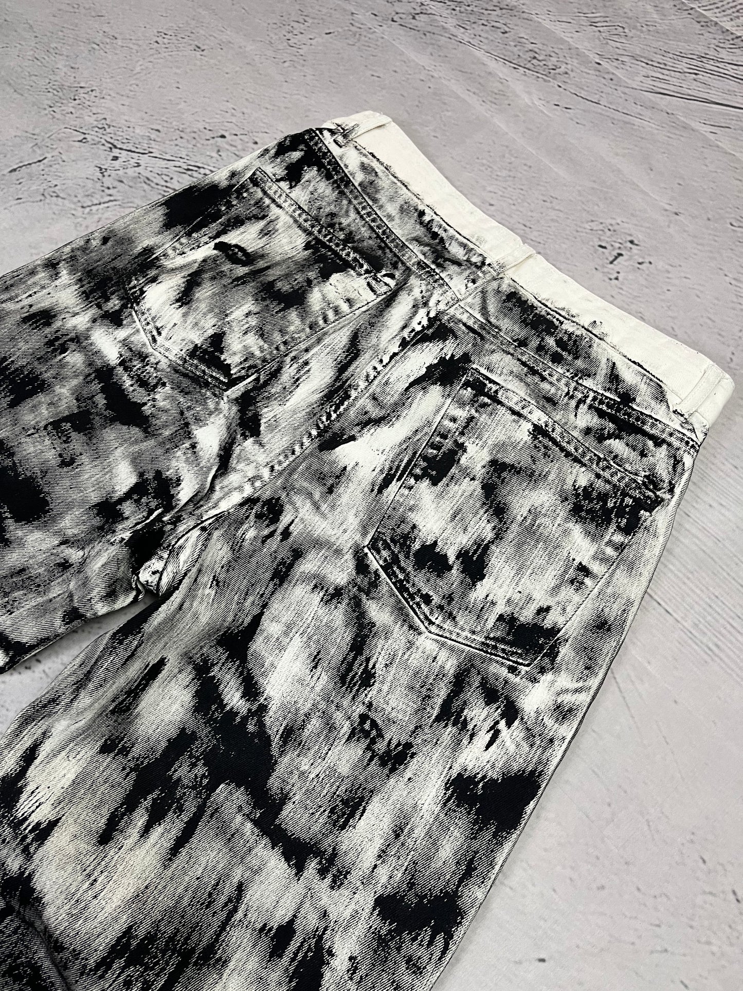 INK DISTORTION DENIM