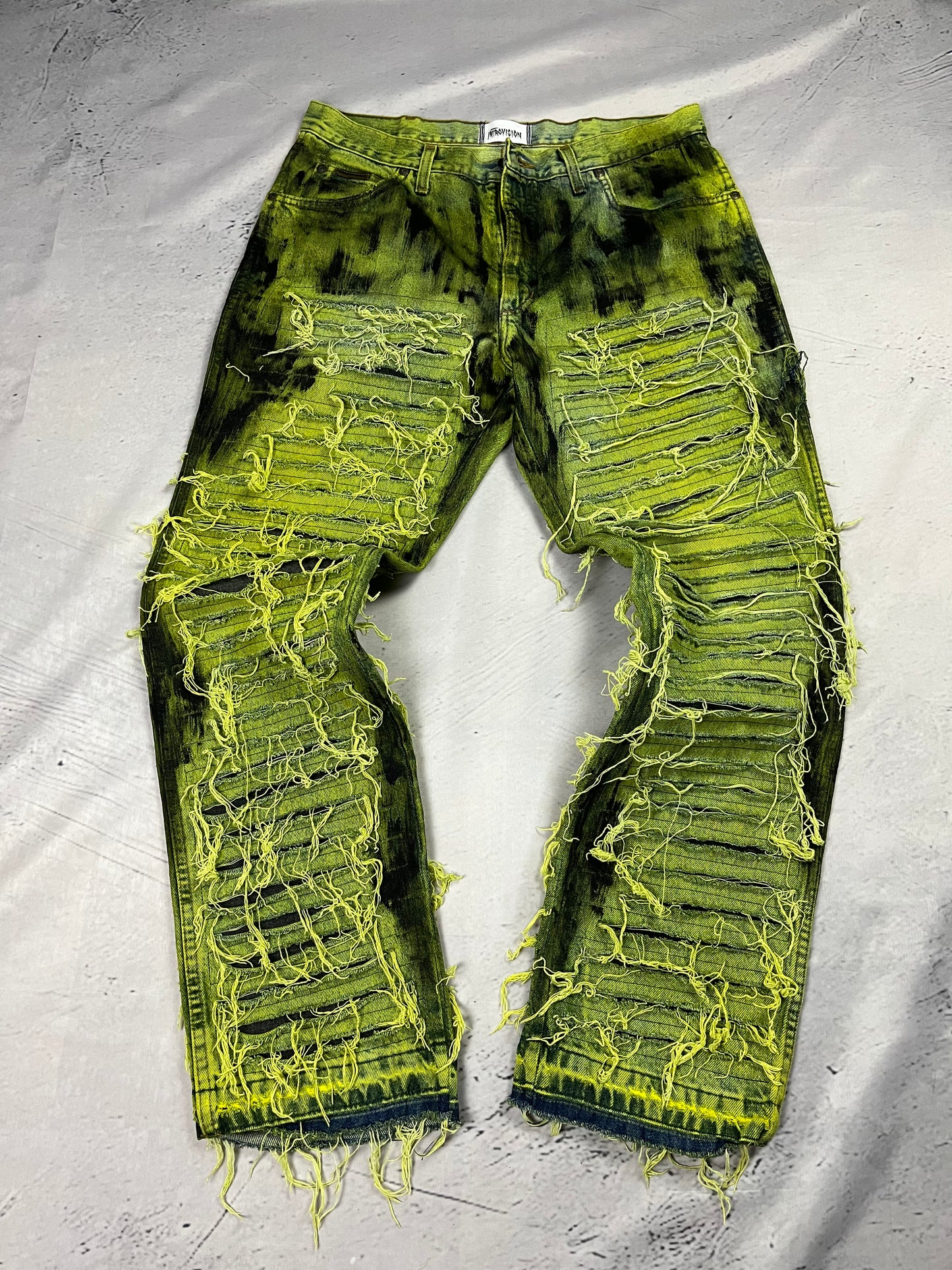 TOXIC DISTRESSED DENIM