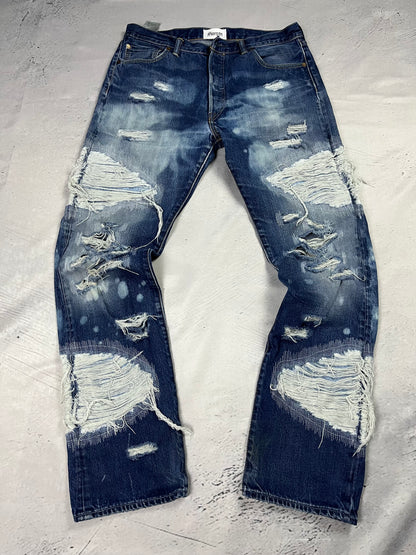 FLOW DISTRESSED DENIM