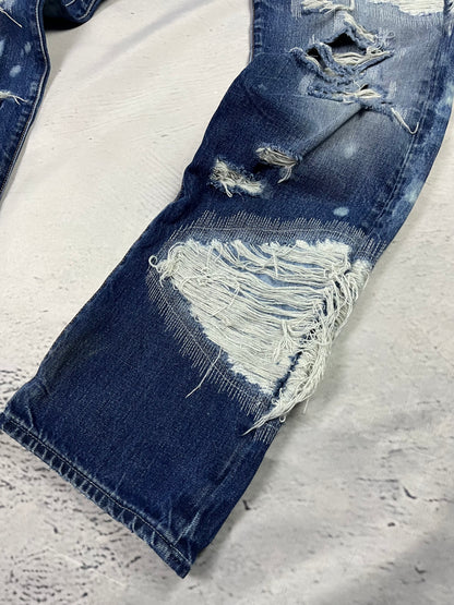 FLOW DISTRESSED DENIM