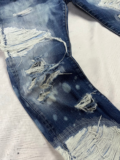 FLOW DISTRESSED DENIM