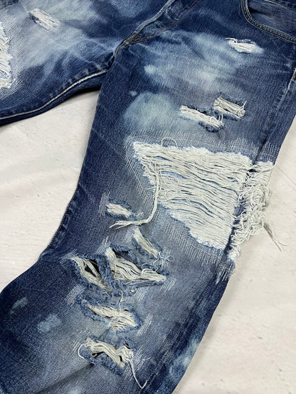 FLOW DISTRESSED DENIM