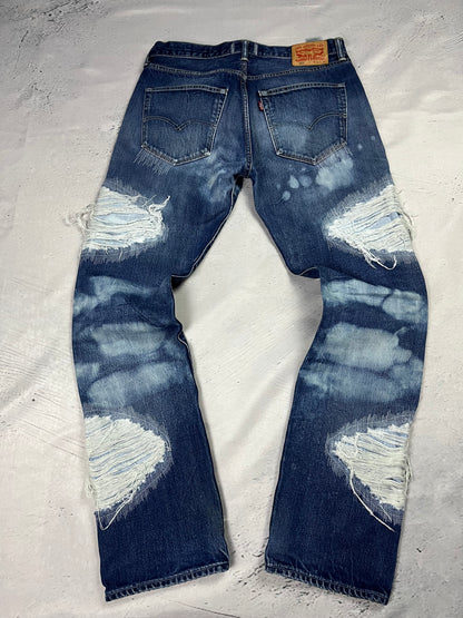 FLOW DISTRESSED DENIM