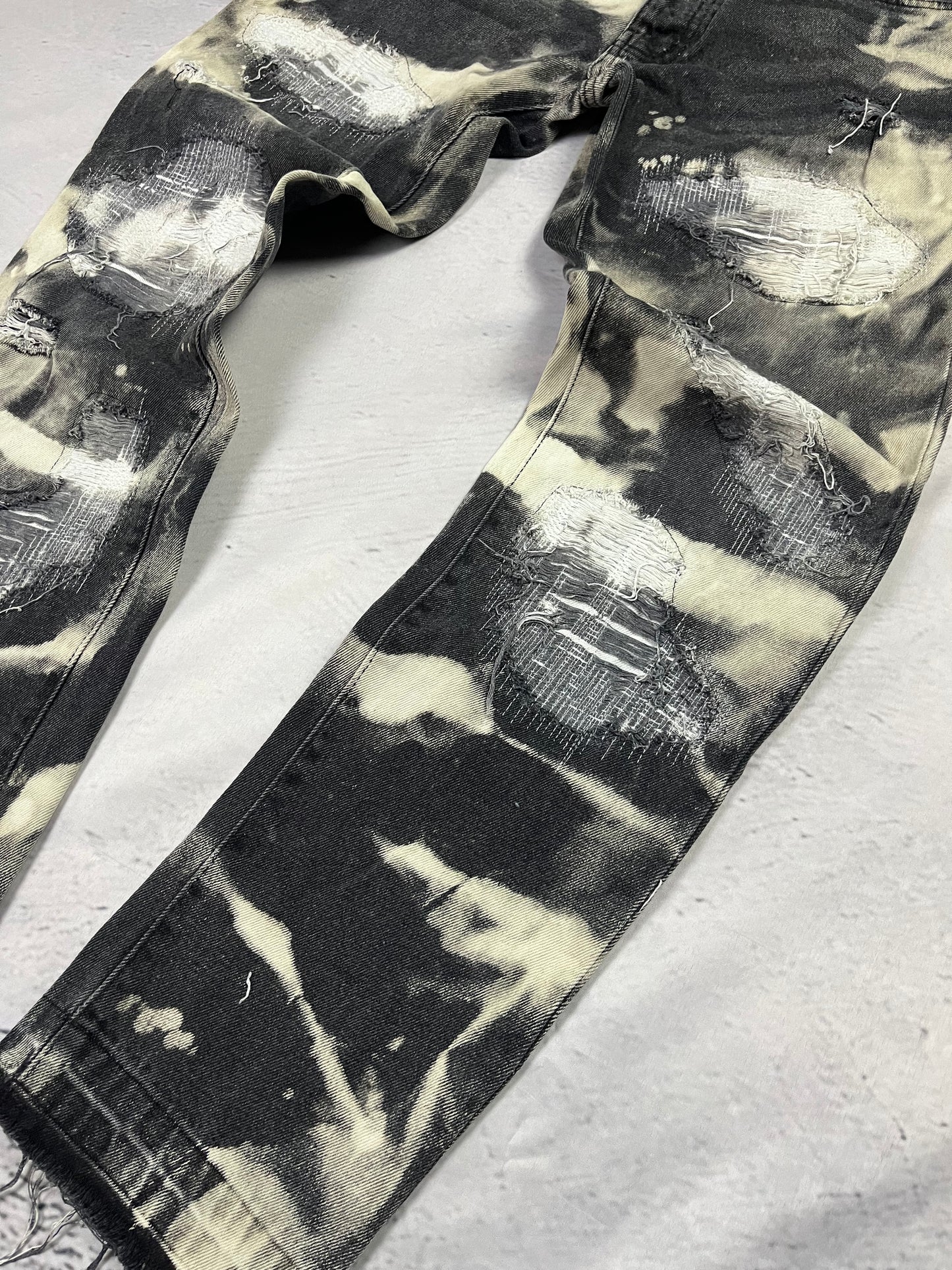 PHANTOM BLEACH DENIM