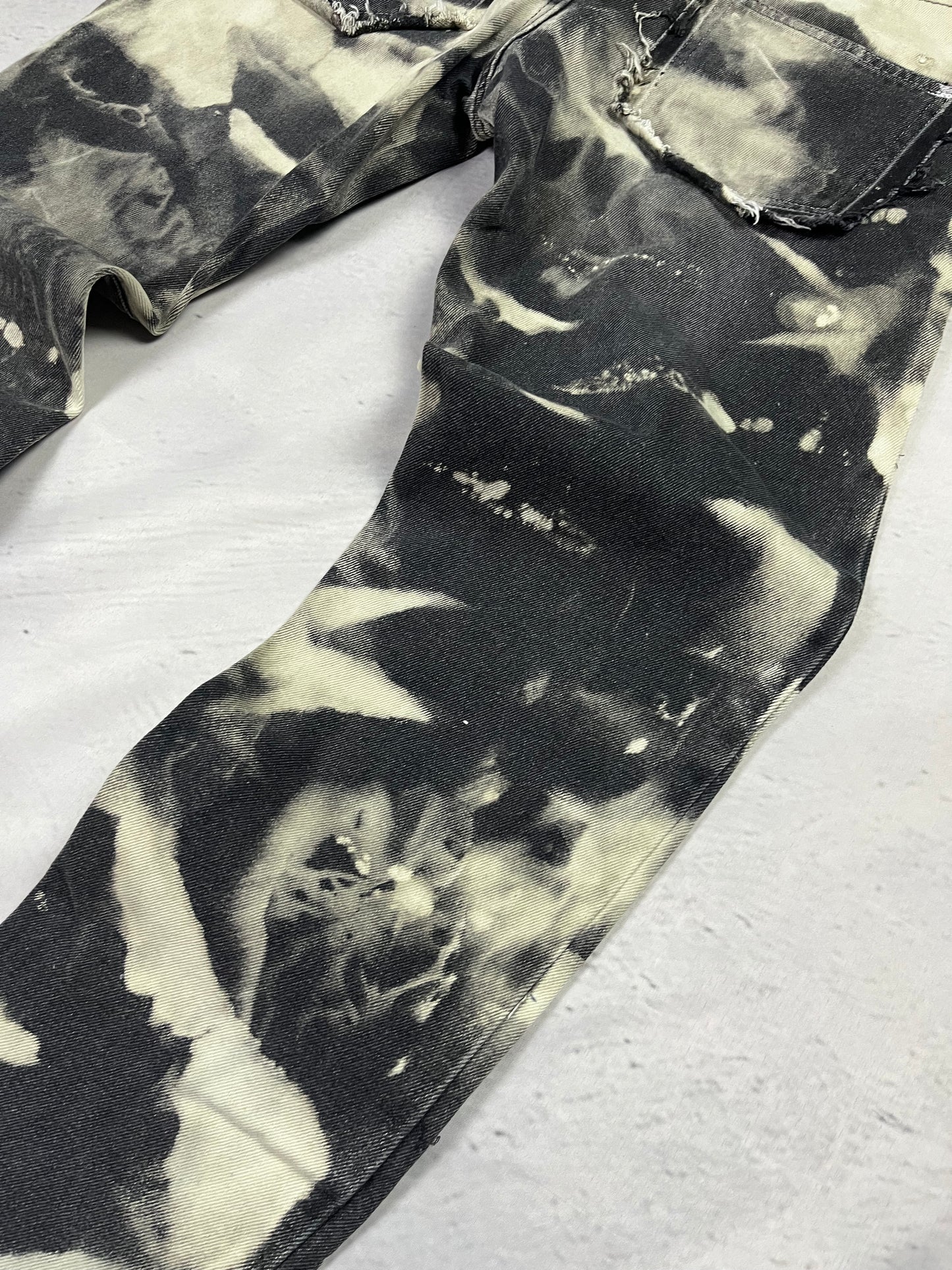 PHANTOM BLEACH DENIM