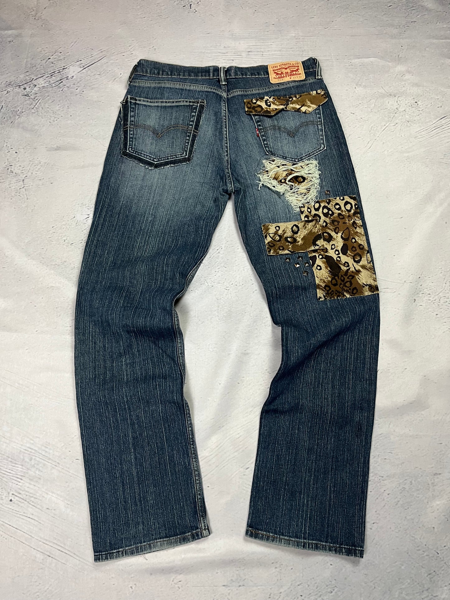 LEOPARD PATCH DISTRESSED DENIM