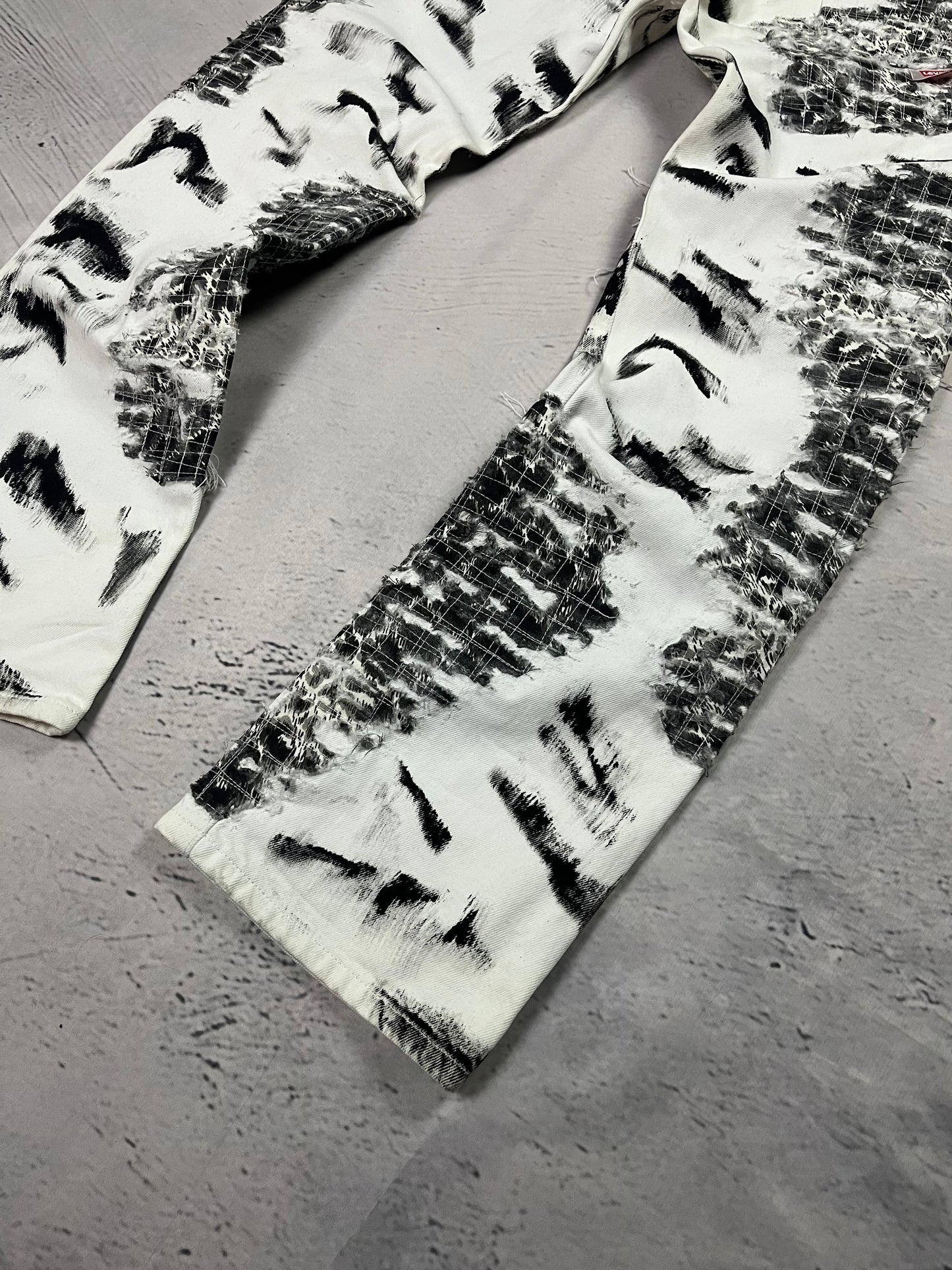 PHANTER PATCH DISTRESS DENIM