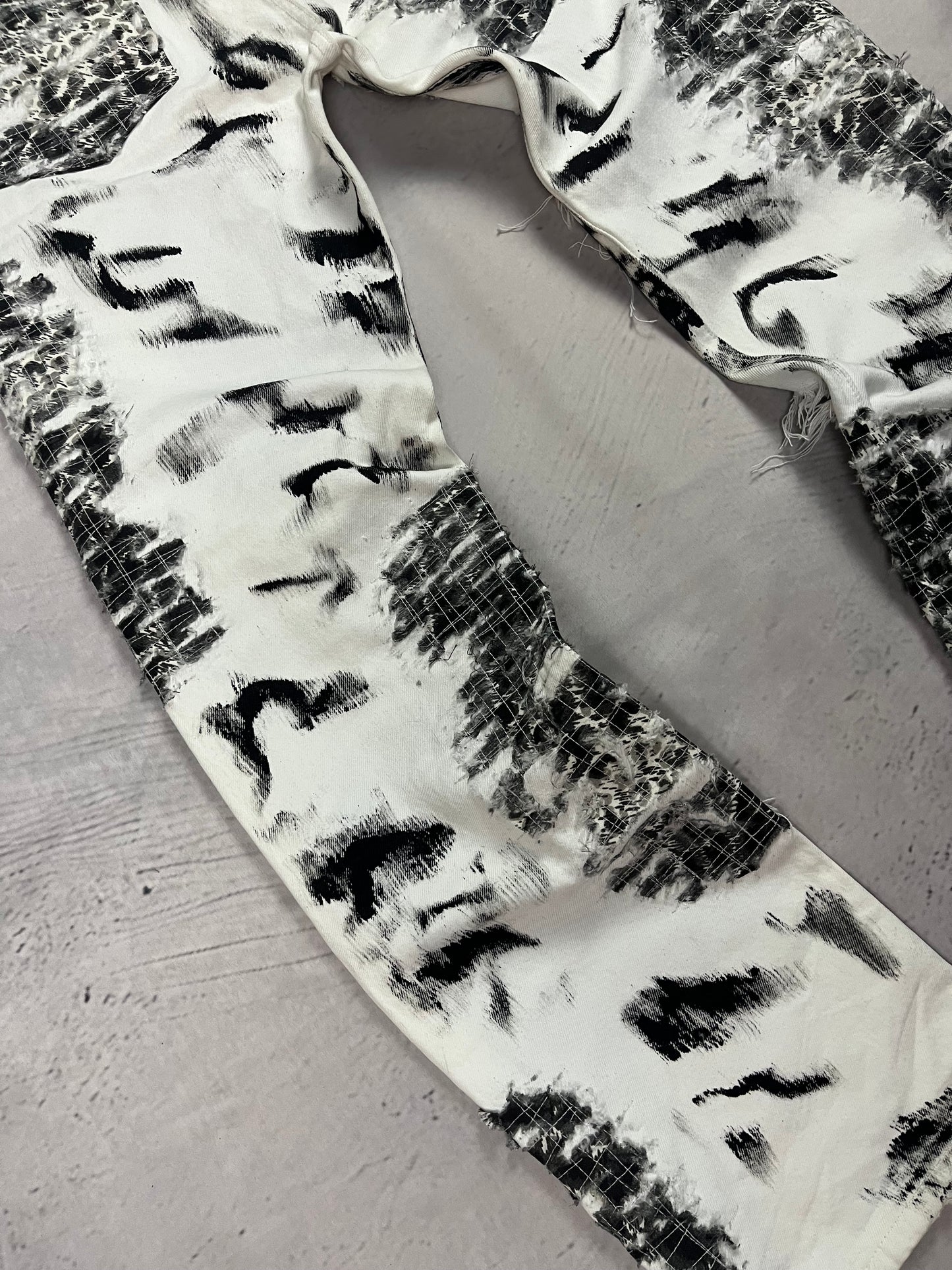PHANTER PATCH DISTRESS DENIM