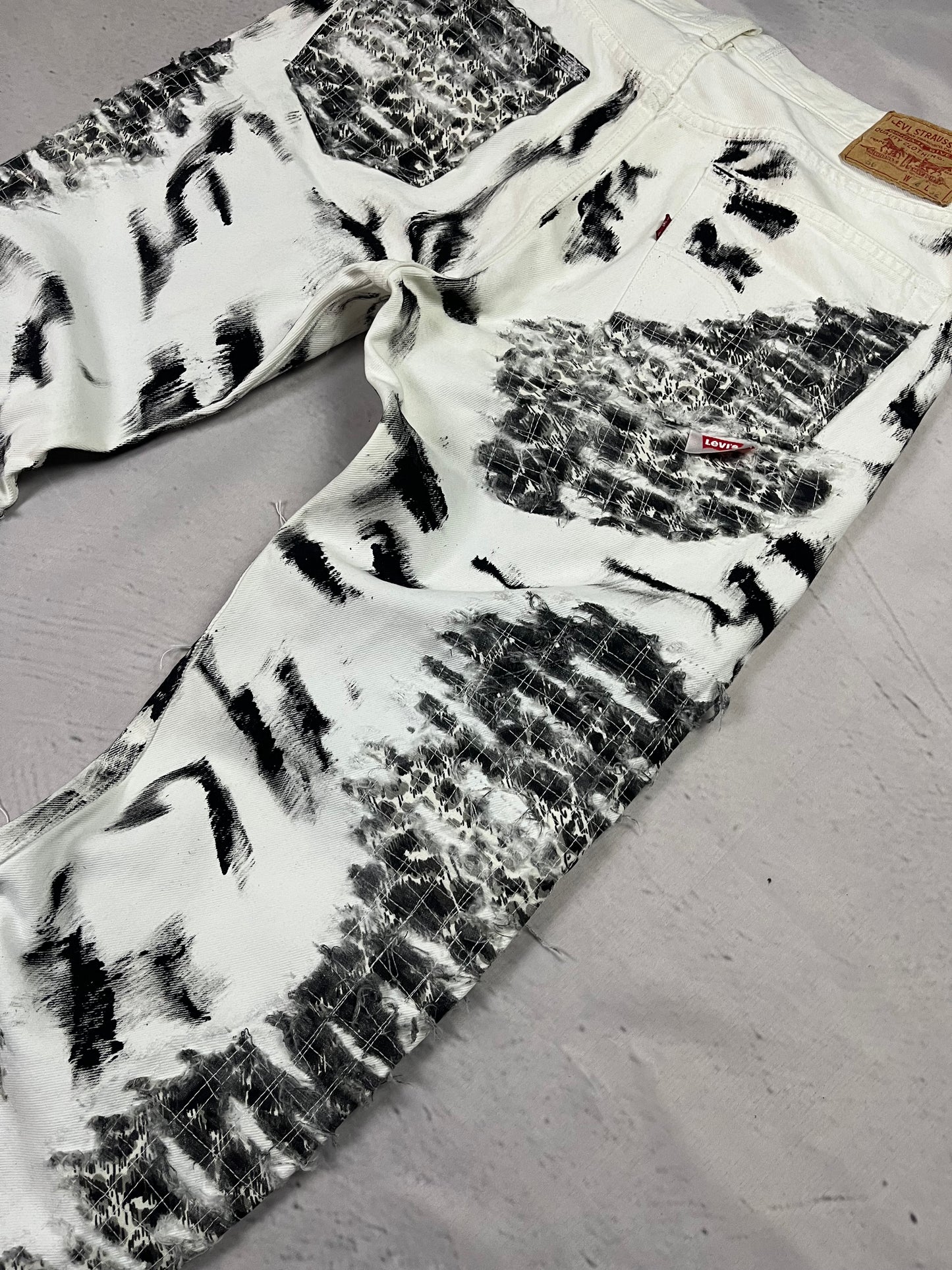 PHANTER PATCH DISTRESS DENIM