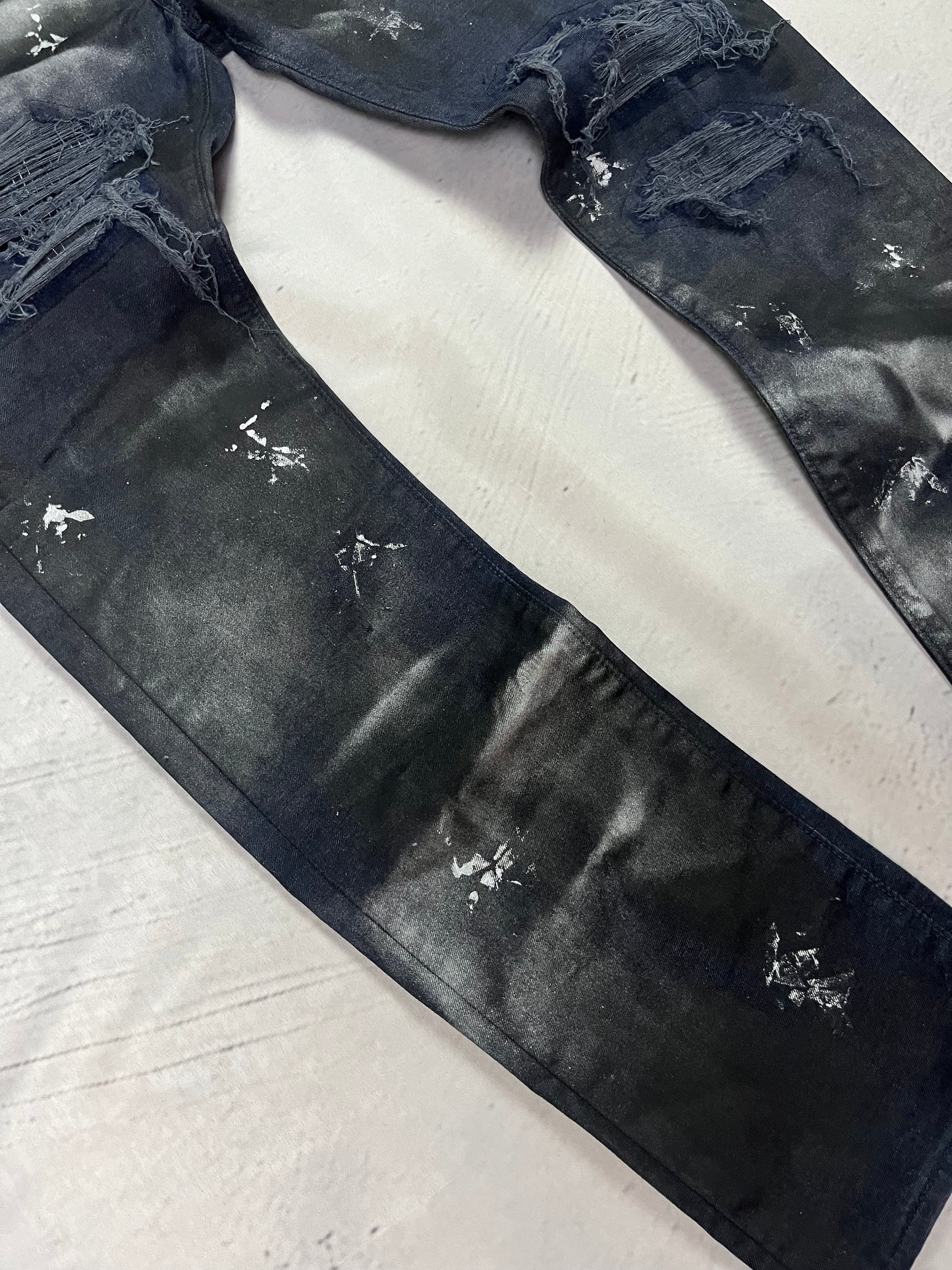 SMOKED DISTRESSED DENIM