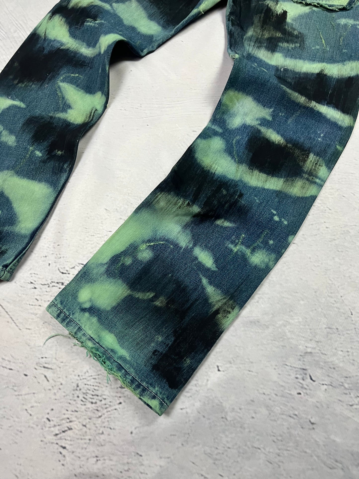 TOXIC WASH DENIM