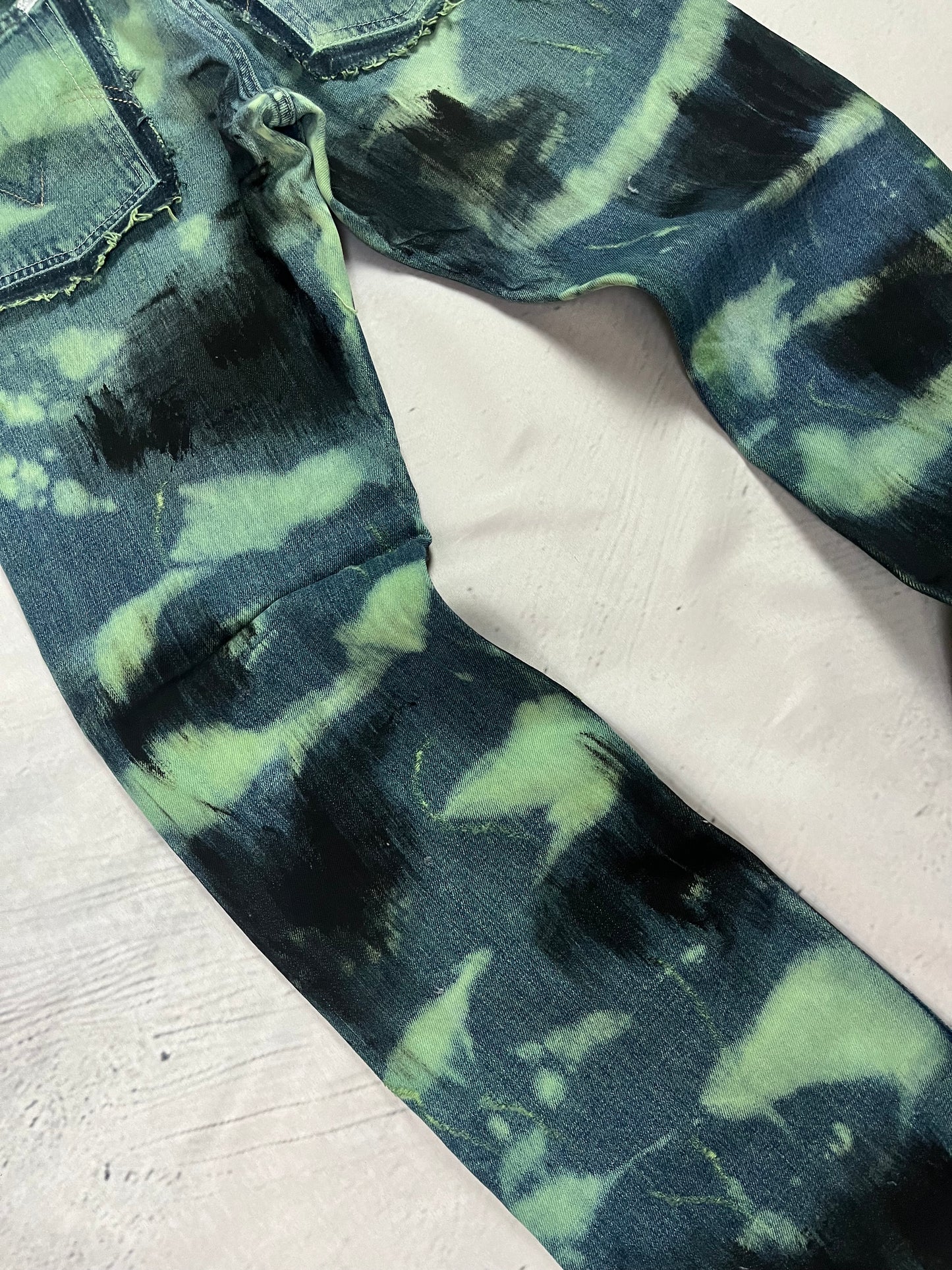 TOXIC WASH DENIM
