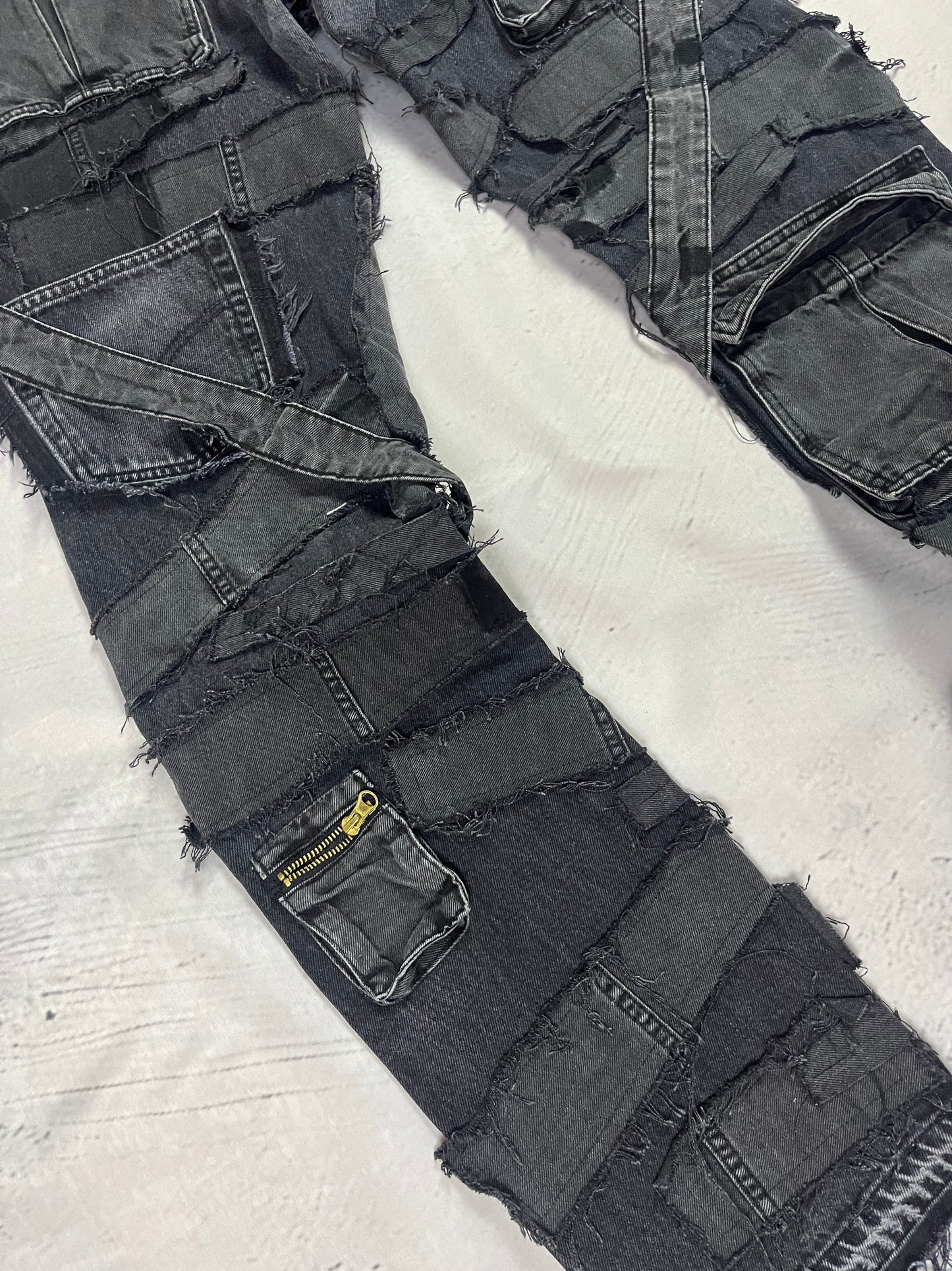 DISTRESSED CARGO PATCH DENIM
