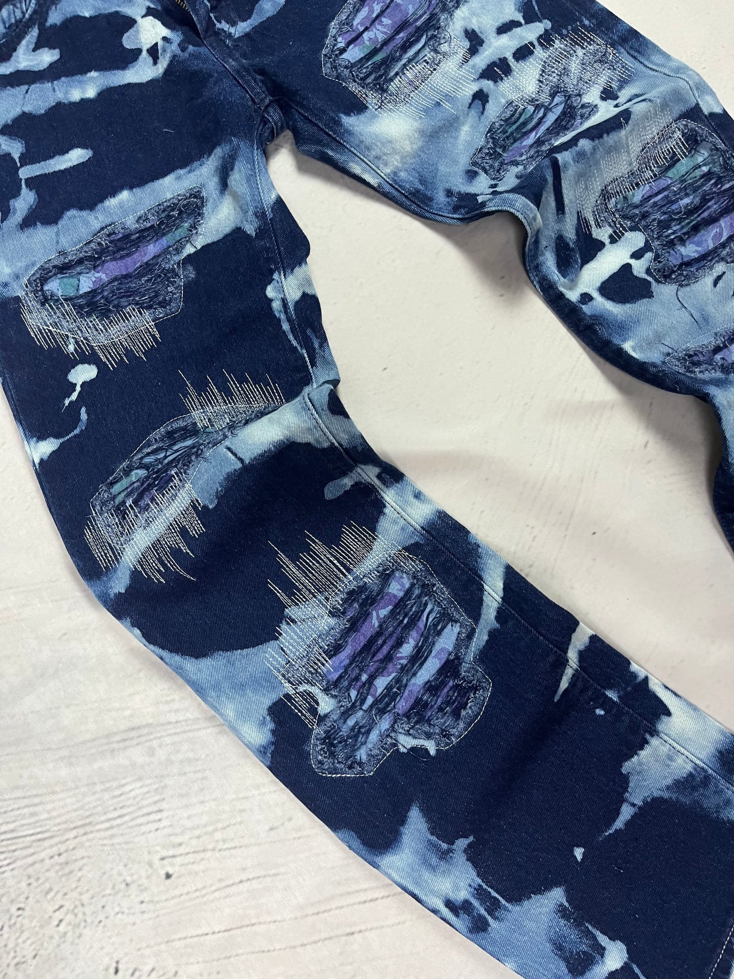 BLEACHED RIFT DENIM