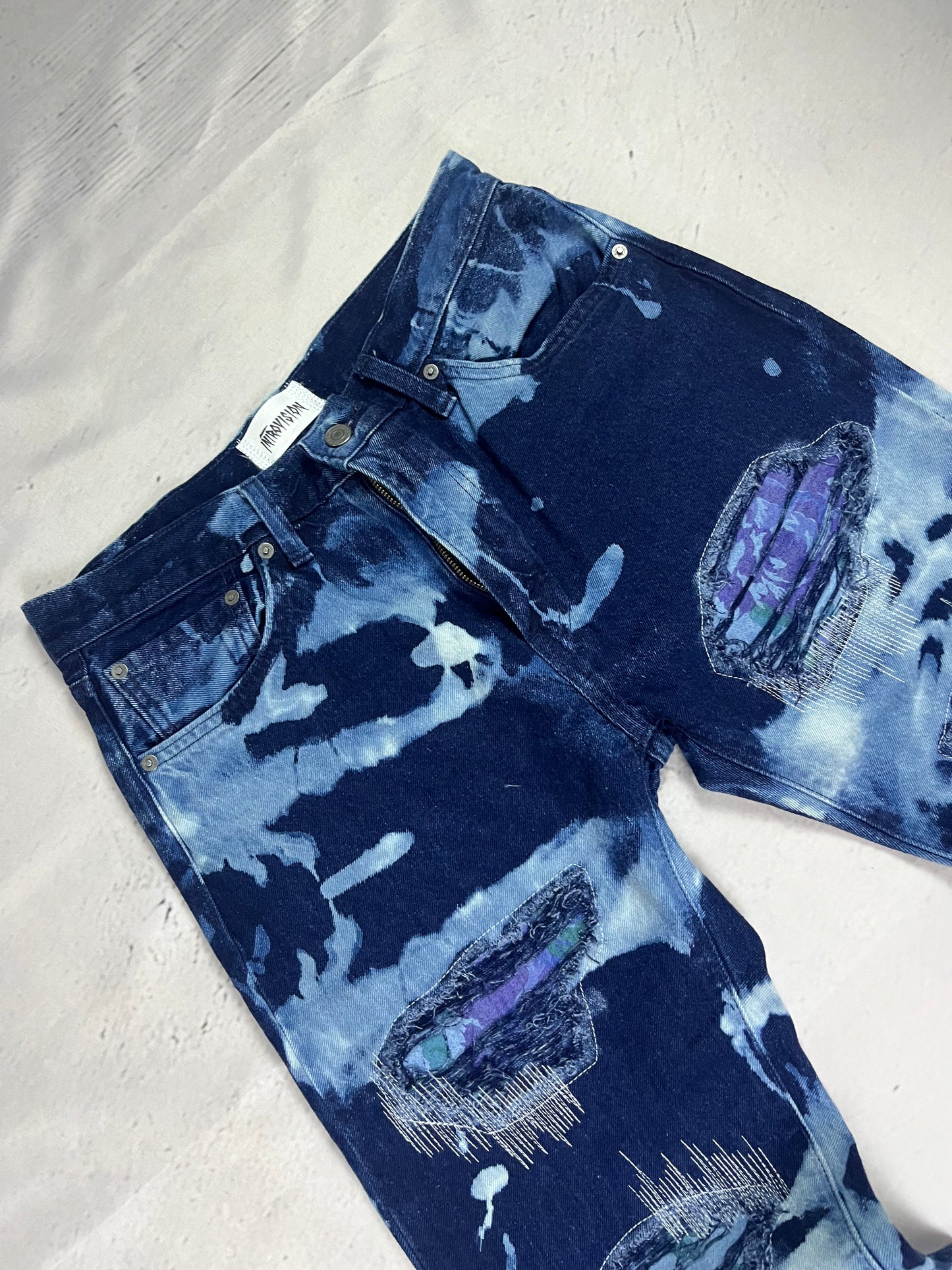 BLEACHED RIFT DENIM