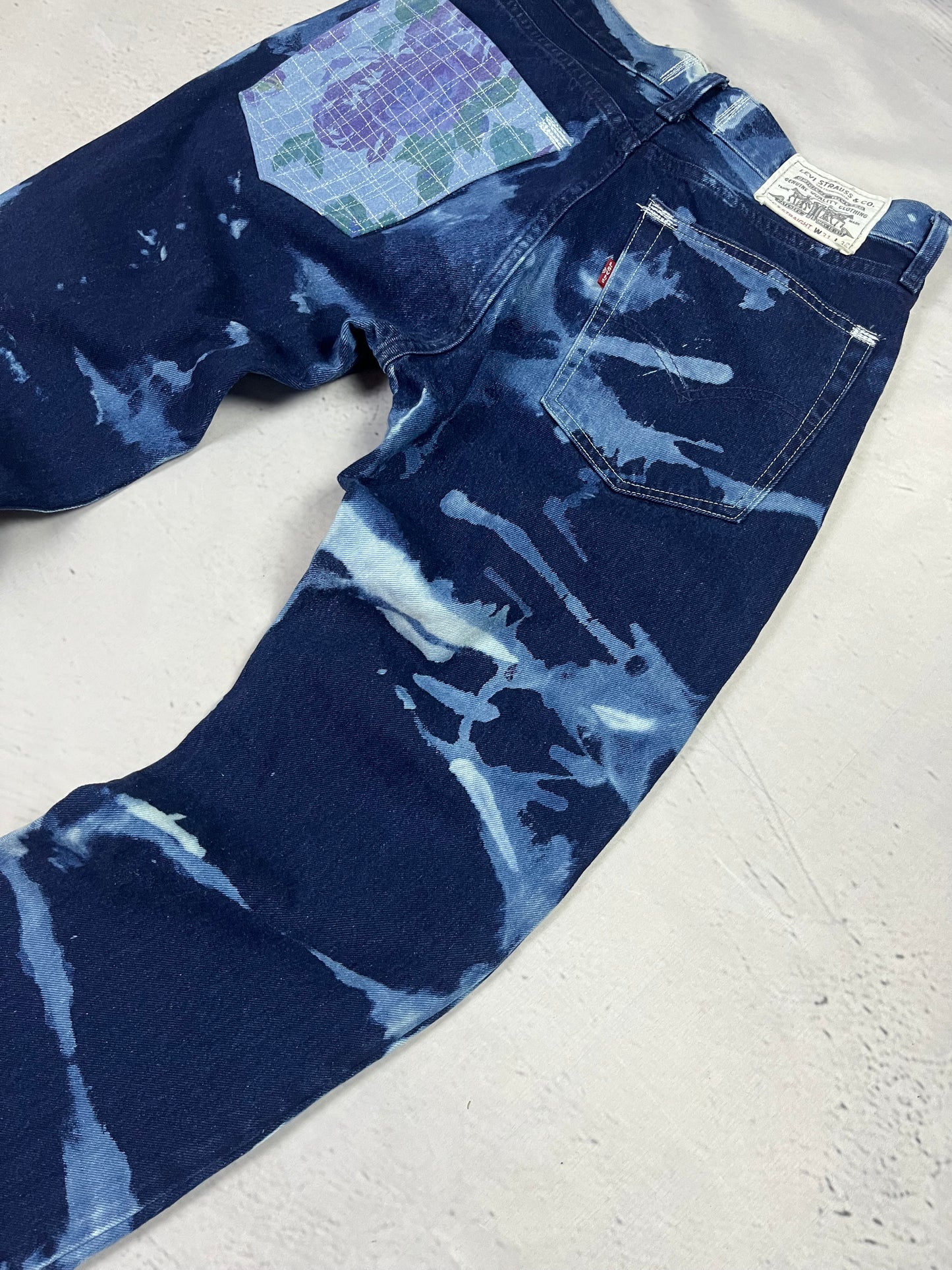 BLEACHED RIFT DENIM