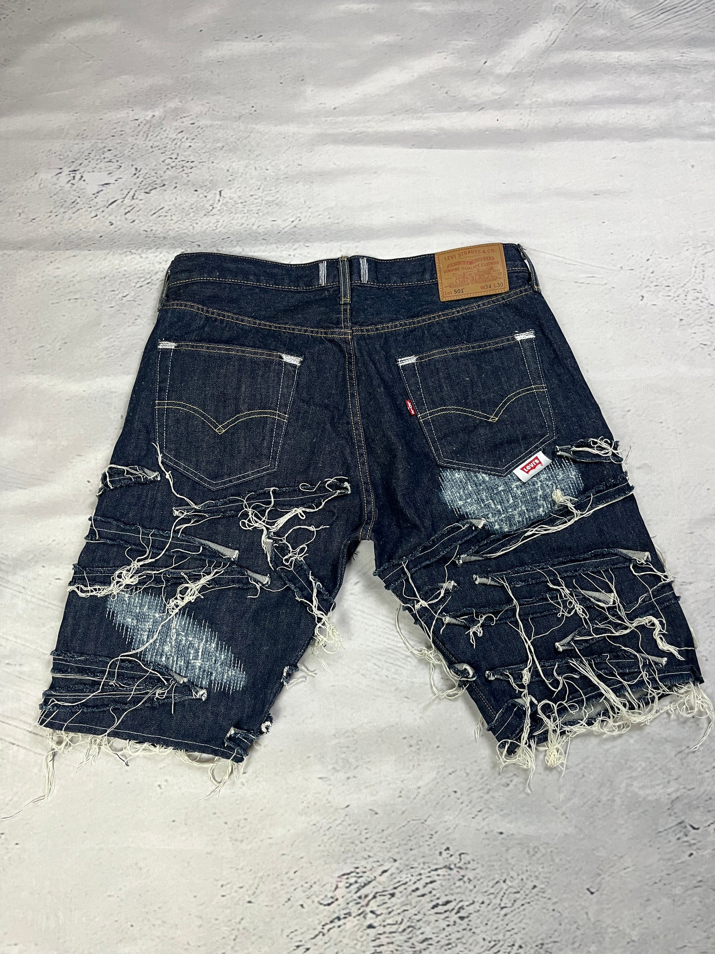 COBWEB DISTRESSED SHORTS