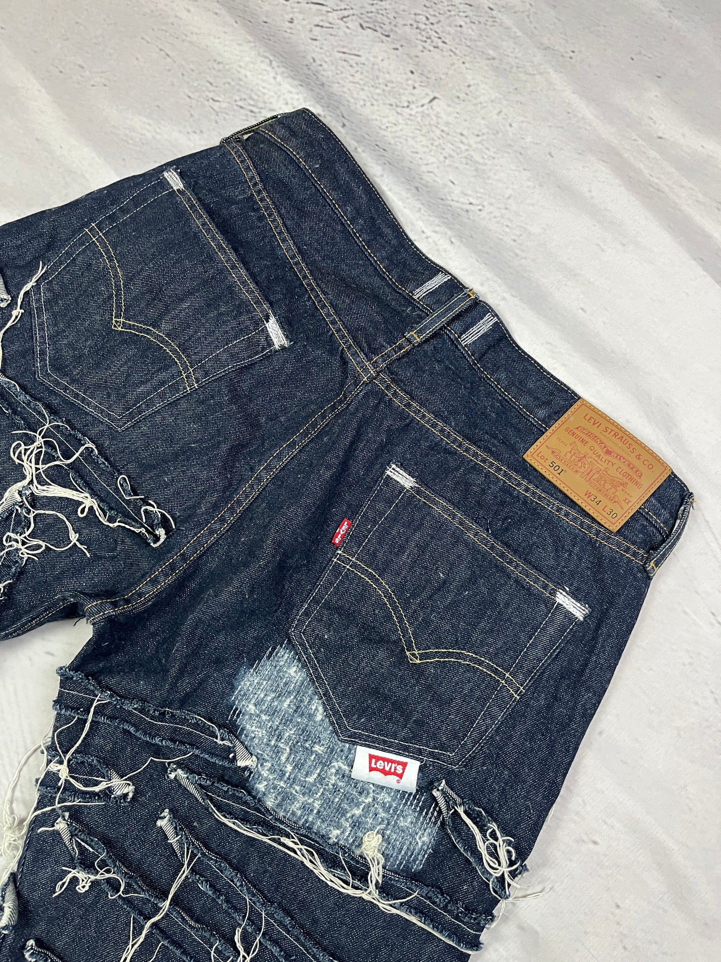 COBWEB DISTRESSED SHORTS
