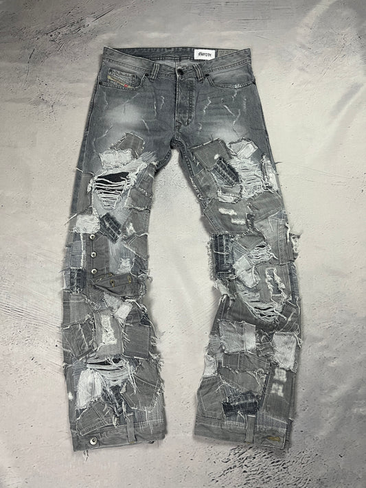 GREY SHREDDED CRUST DENIM