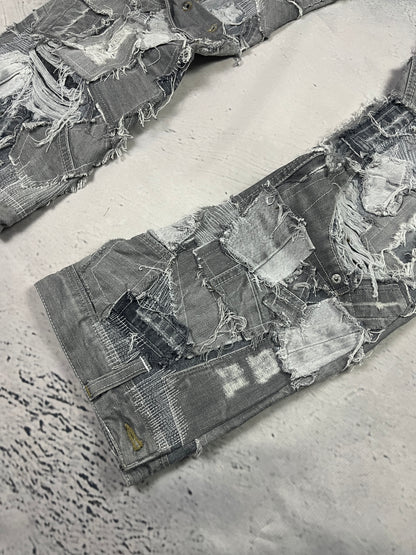 GREY SHREDDED CRUST DENIM