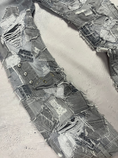 GREY SHREDDED CRUST DENIM