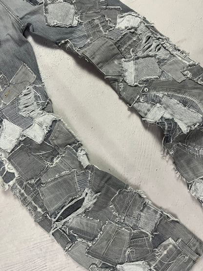GREY SHREDDED CRUST DENIM