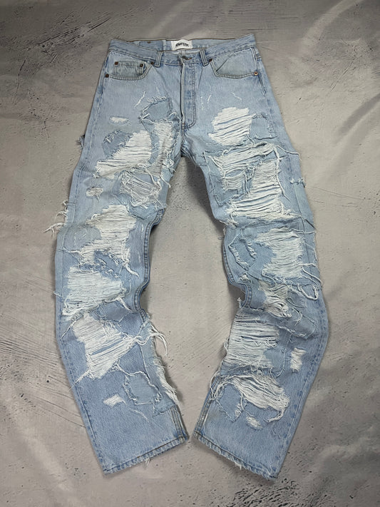 DISTRESSED FROST DENIM