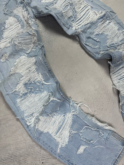 DISTRESSED FROST DENIM