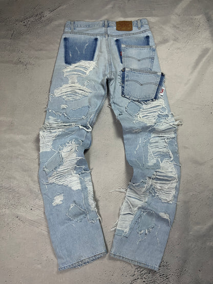 DISTRESSED FROST DENIM