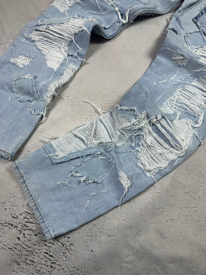 DISTRESSED FROST DENIM
