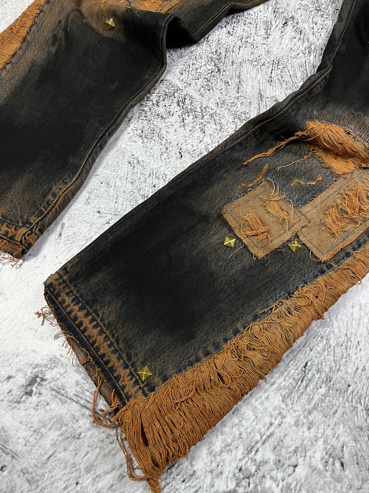RUSTY MUD FLARE DENIM